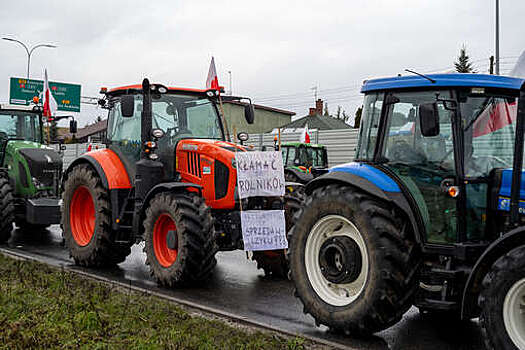 "Страна.ua": фермеры в Польше хотят полностью заблокировать границу с Украиной