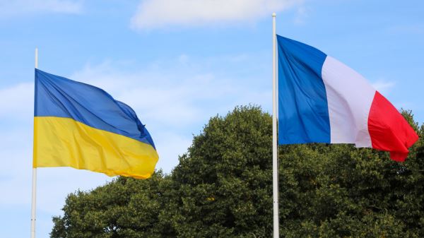 Bloomberg: Франция испытывает трудности с выделением Украине финансов