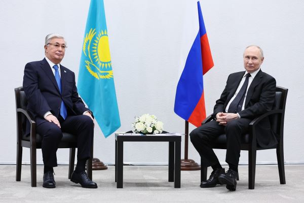 Владимир Путин и Касым-Жомарт Токаев провели встречу в Казани
