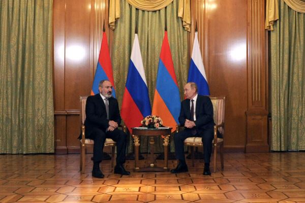 Песков: Путин пока не обсуждал с Пашиняном приостановку членства Армении в ОДКБ