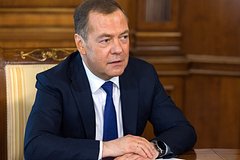 Медведев привел пять примеров «разложения мозгов» на Западе и Украине