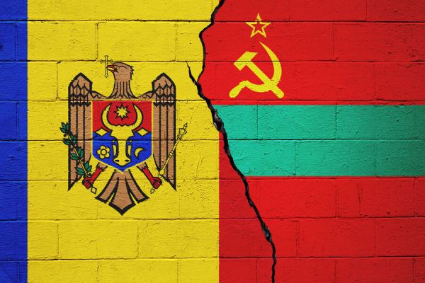 Додон: Приднестровье остается в Молдавии, что не дает Киеву атаковать регион