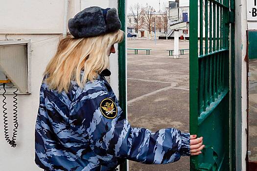 Российские следователи заводят романы с уголовниками и арестантами. К чему приводят такие запретные связи?