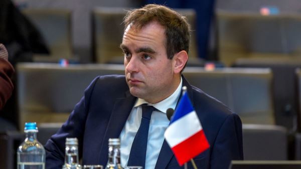 Глава Минобороны Лекорню: Россия ведёт себя «агрессивно» в отношении ВС Франции