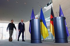 Медведев назвал соглашение Германии и Украины альянсом нацистов и бандеровцев