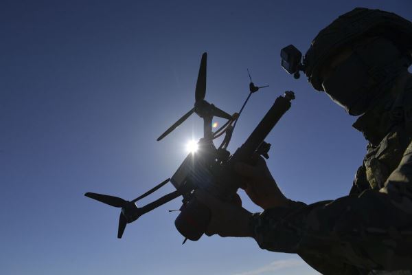Бойцы ВДВ из Забайкалья уничтожают пехоту ВСУ FPV-дронами под под Часовым Яром