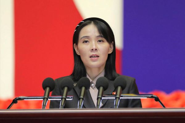 Япония обратила внимание на заявление сестры Ким Чен Ына
