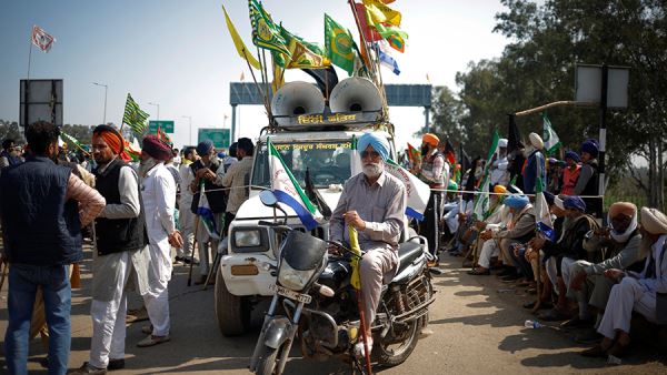 В Индии начались столкновения полиции и протестующих фермеров